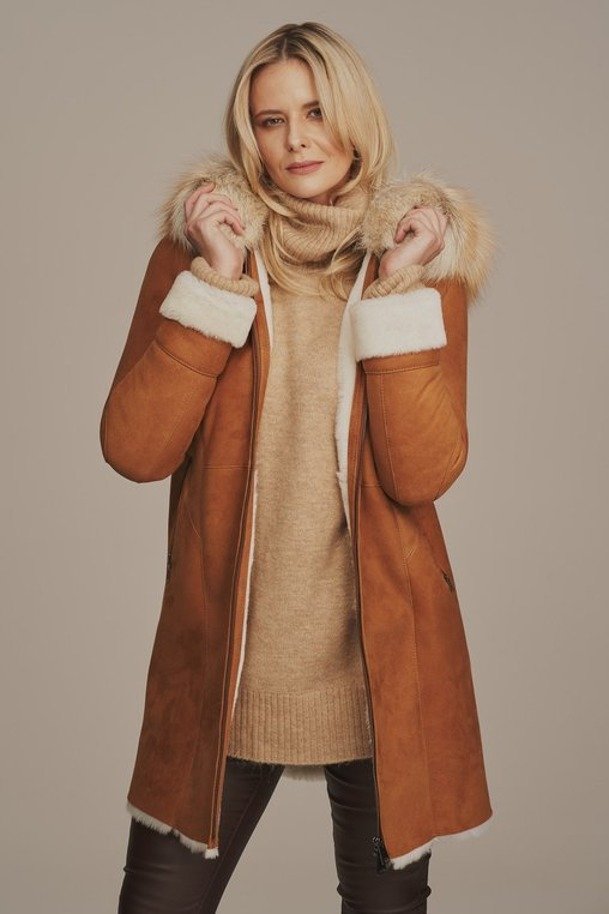 Women's sheepskin coat with hood